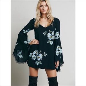 FREE PEOPLE FLORAL DRESS SIZE L